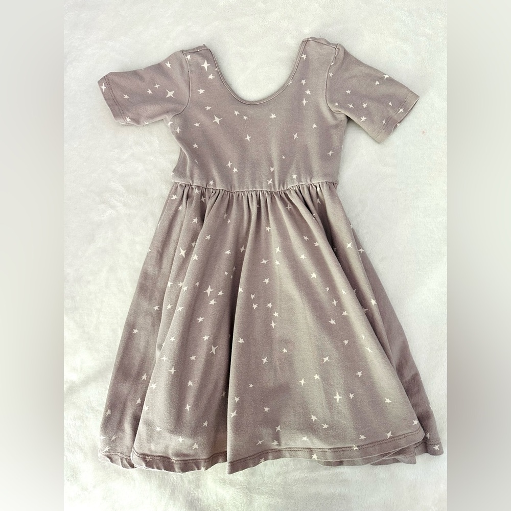 Alice and Ames Size 6 Scattered Stars Short Sleeve Ballet Twirl Dress